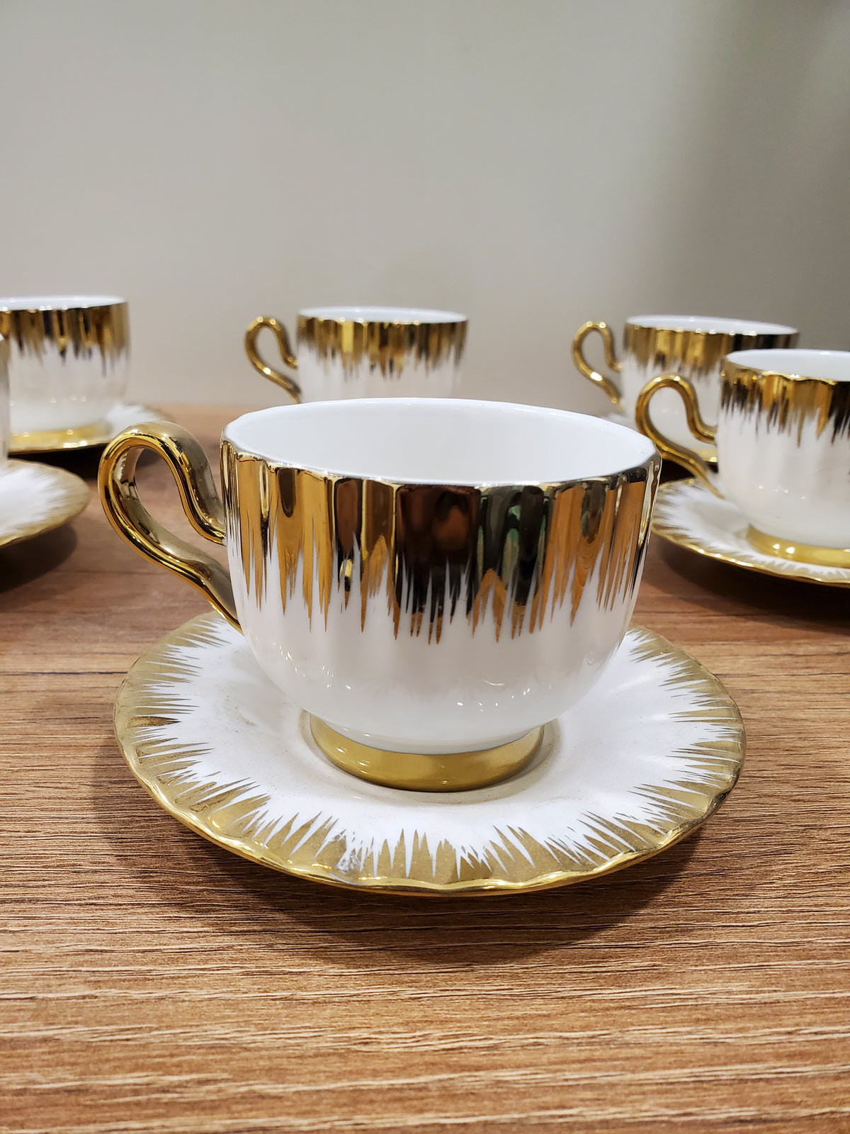 6+6 GGK Cups & Saucers Set White & Gold Pattern Design (YH-083)