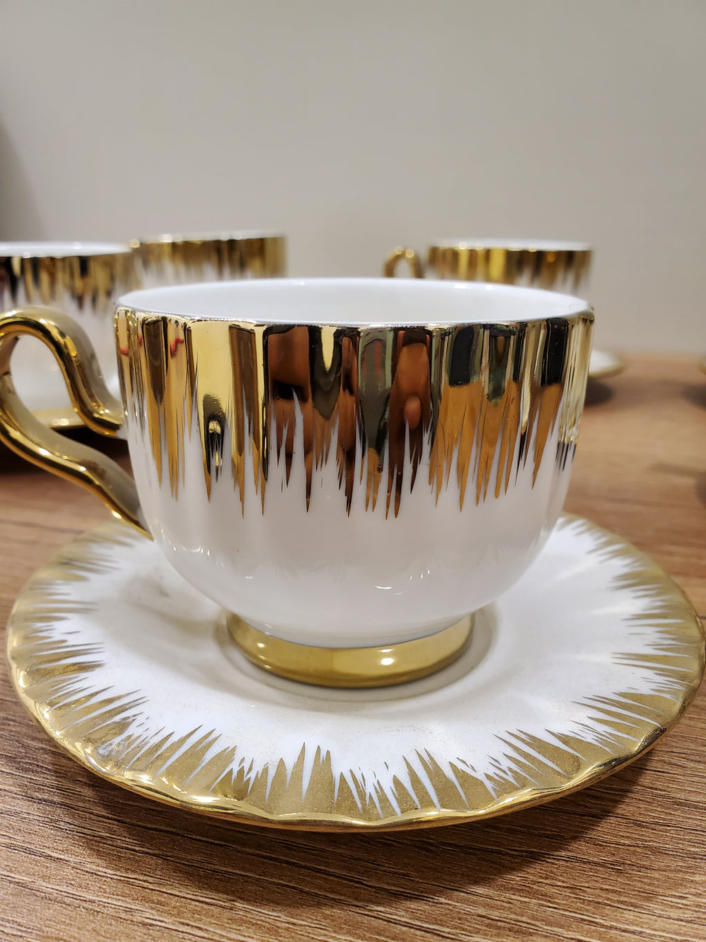 6+6 GGK Cups & Saucers Set White & Gold Pattern Design (YH-083)