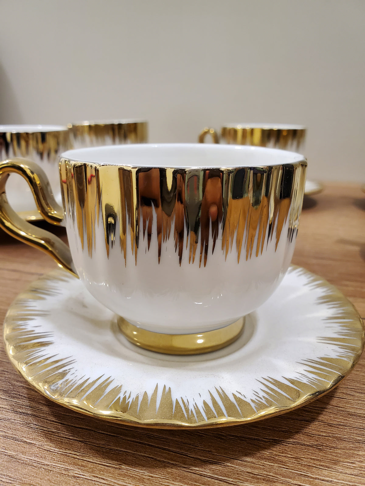 6+6 GGK Cups & Saucers Set White & Gold Pattern Design (YH-083)