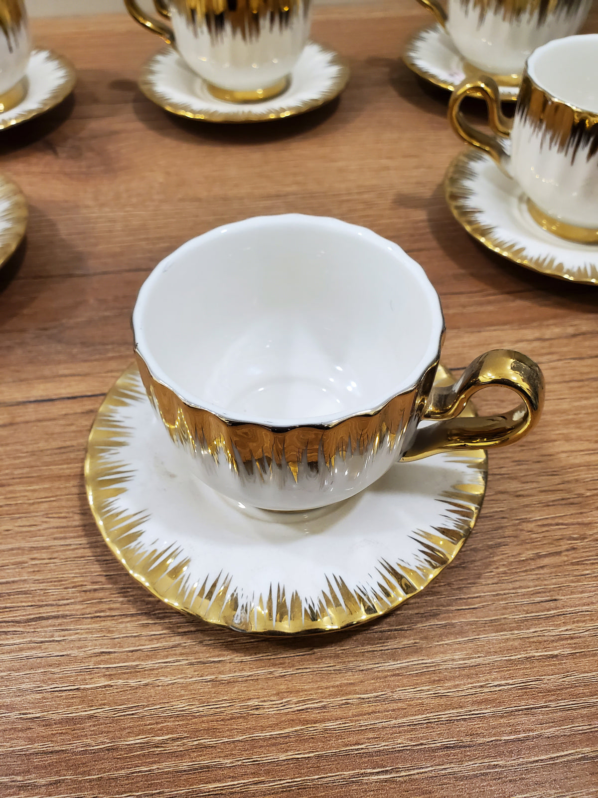 6+6 GGK Cups & Saucers Set White & Gold Pattern Design (YH-083)