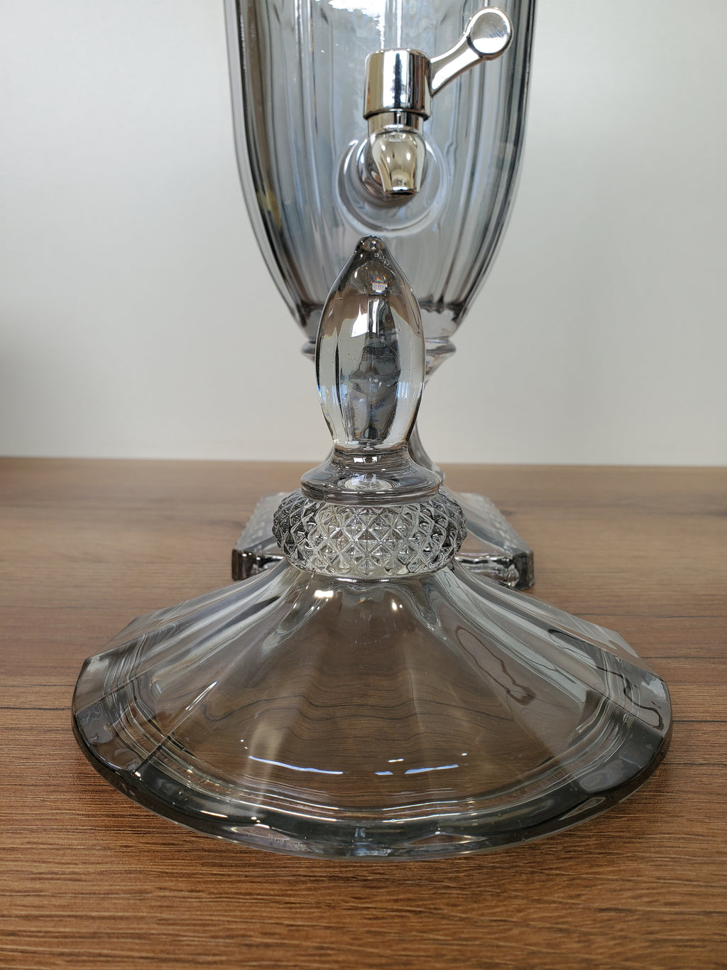 Luxury Diamond Cut Crystal Beverage Dispenser – 2 Liter(XHG-037)