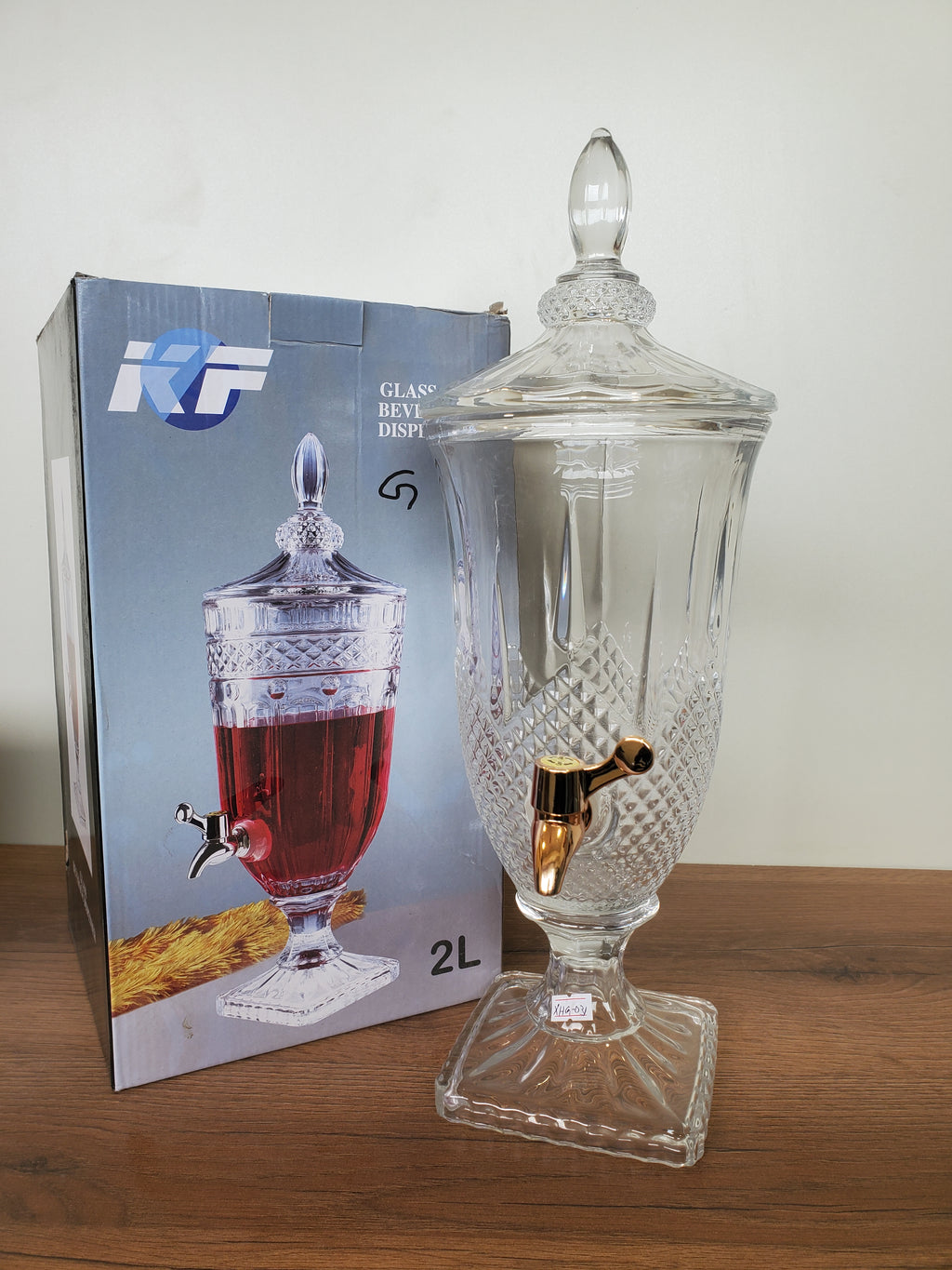 Luxury Crystal Cut Beverage Dispenser – 2 Liter (XHG-031)