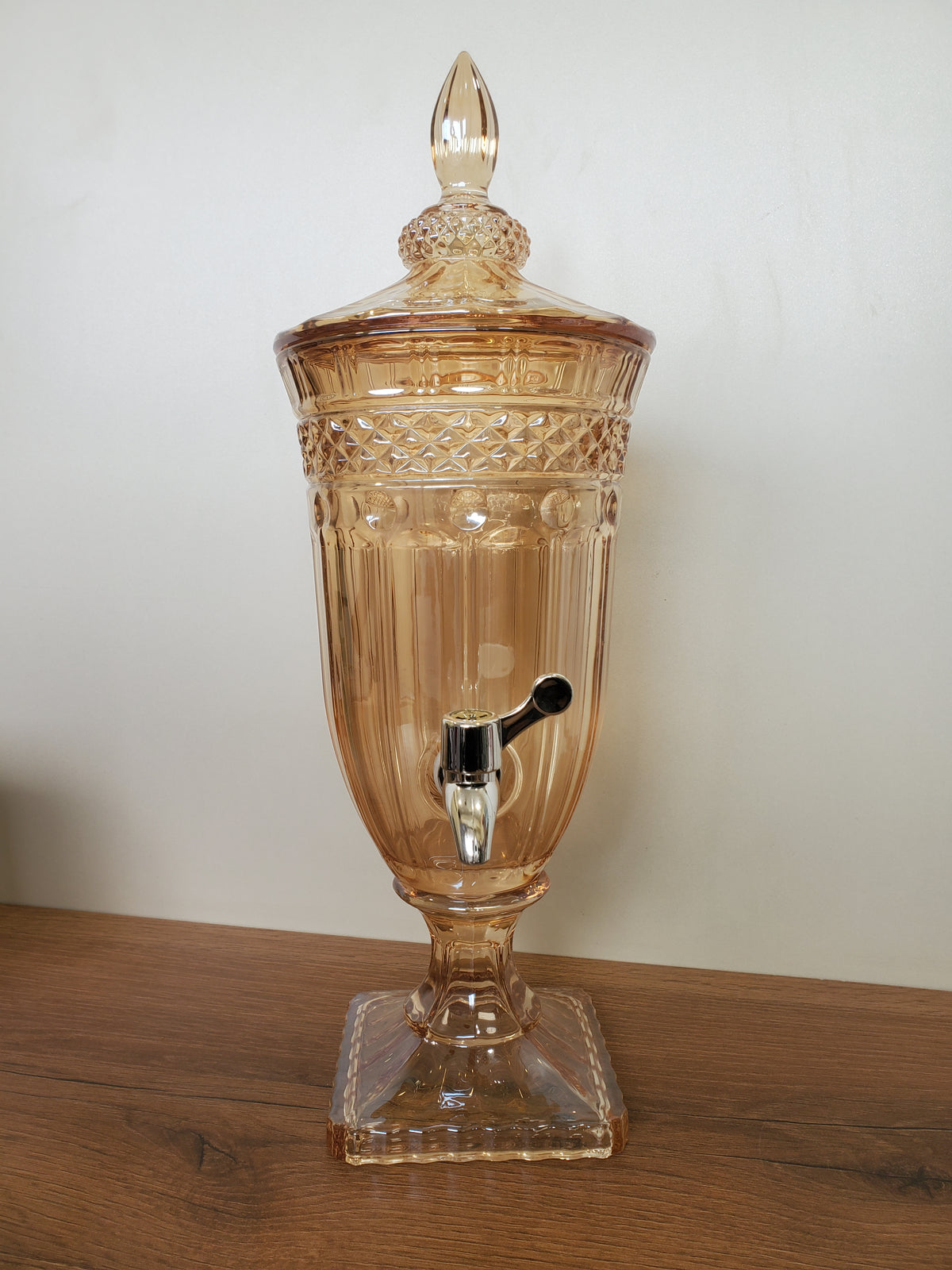 Luxury Amber Crystal Beverage Dispenser – 2 Liter (XHG-034)