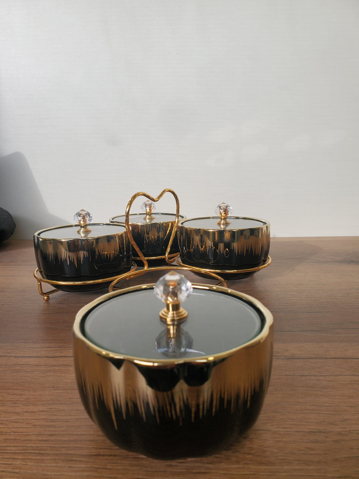 4-Section Round Ceramic Snack Serving Tray with Gold Stand (1-6)