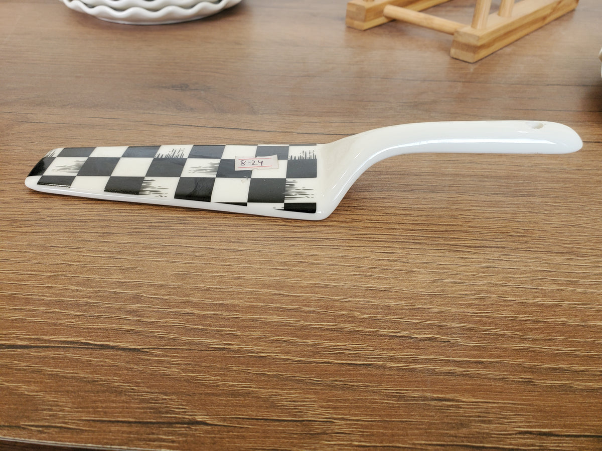 8-Piece Cake Serving Set Checkered Design With Wooden Stand (8-24)