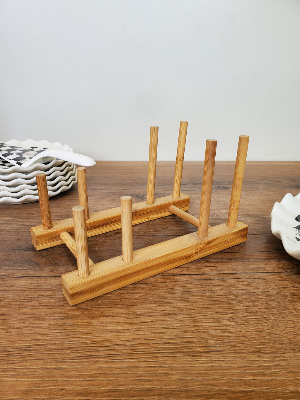 8-Piece Cake Serving Set Checkered Design With Wooden Stand (8-24)