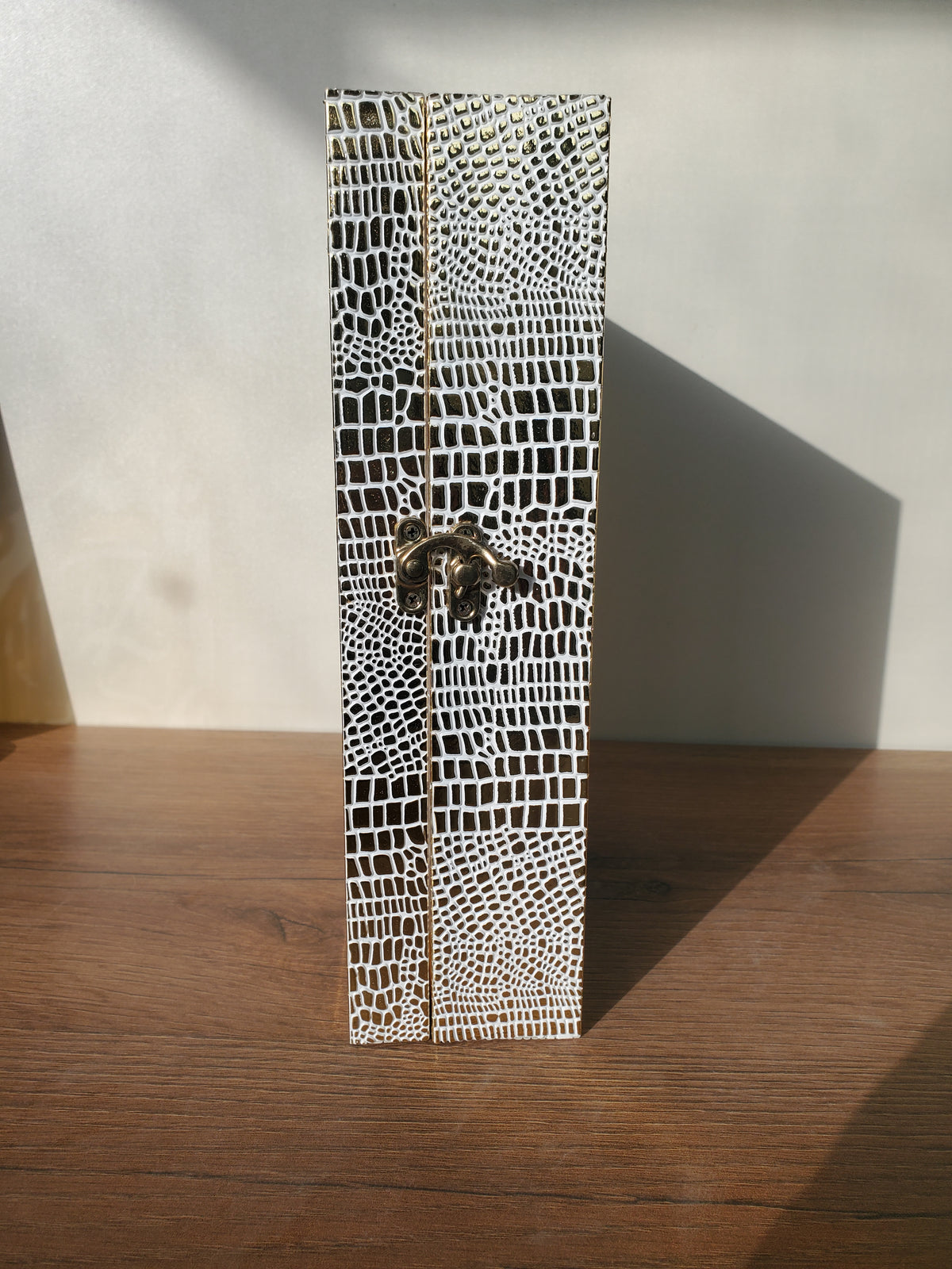 Luxury Acrylic Quran Box with Ornamental Gold Calligraphy – Medium (086-5)