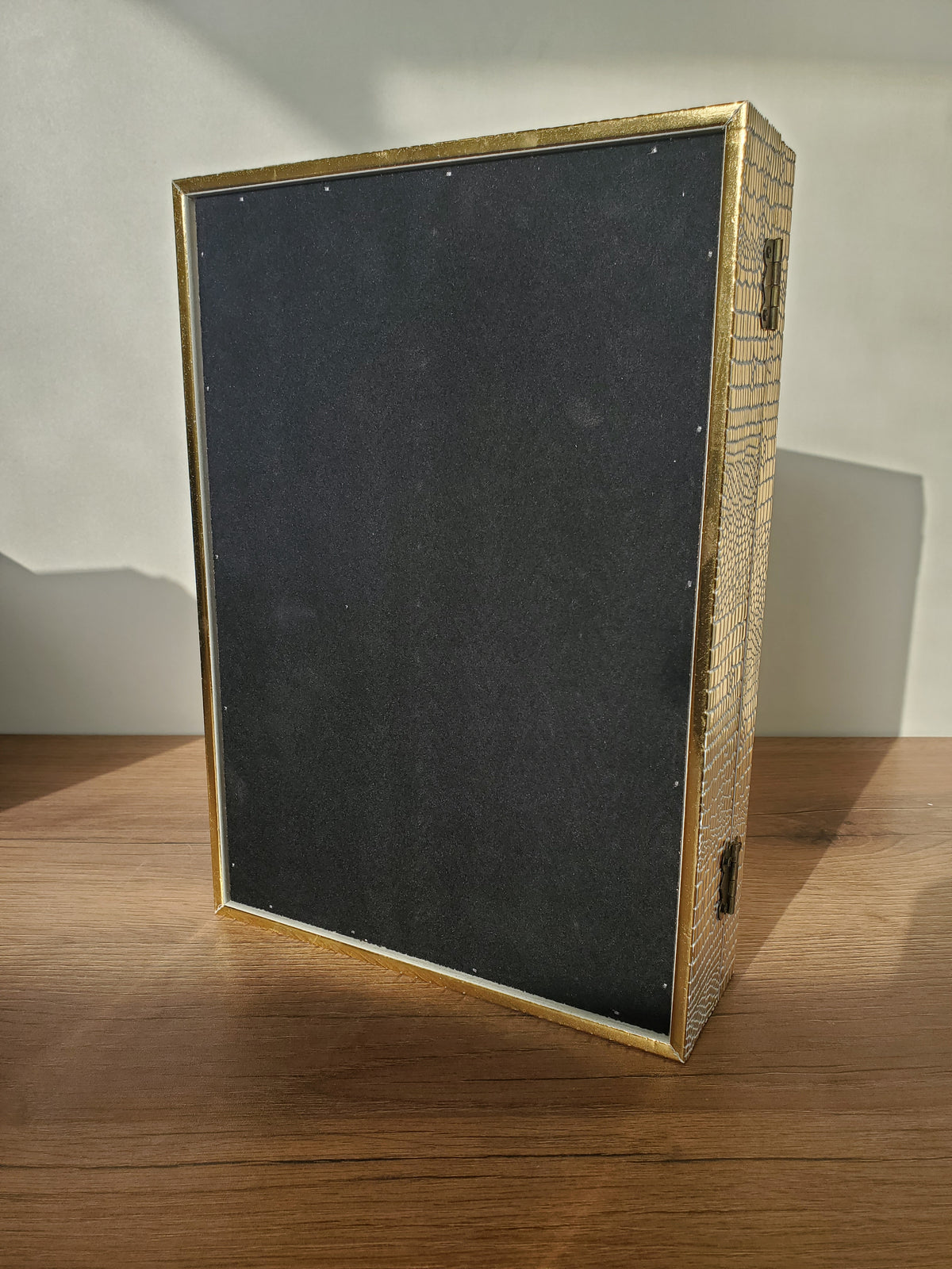 Luxury Acrylic Quran Box with Gold Islamic Calligraphy – Large (086-2)