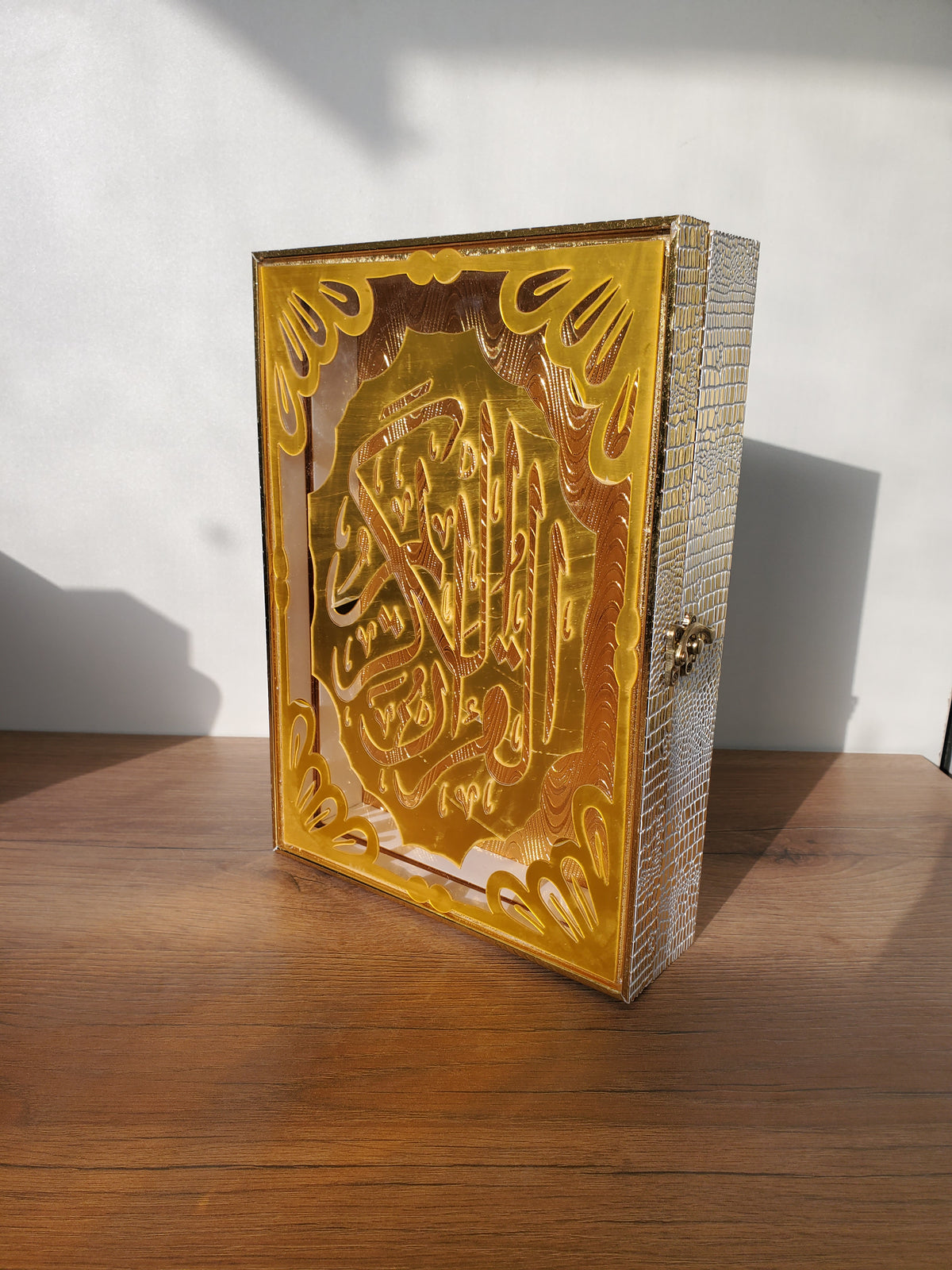 Luxury Acrylic Quran Box with Premium Gold Finish – Large (086-6)