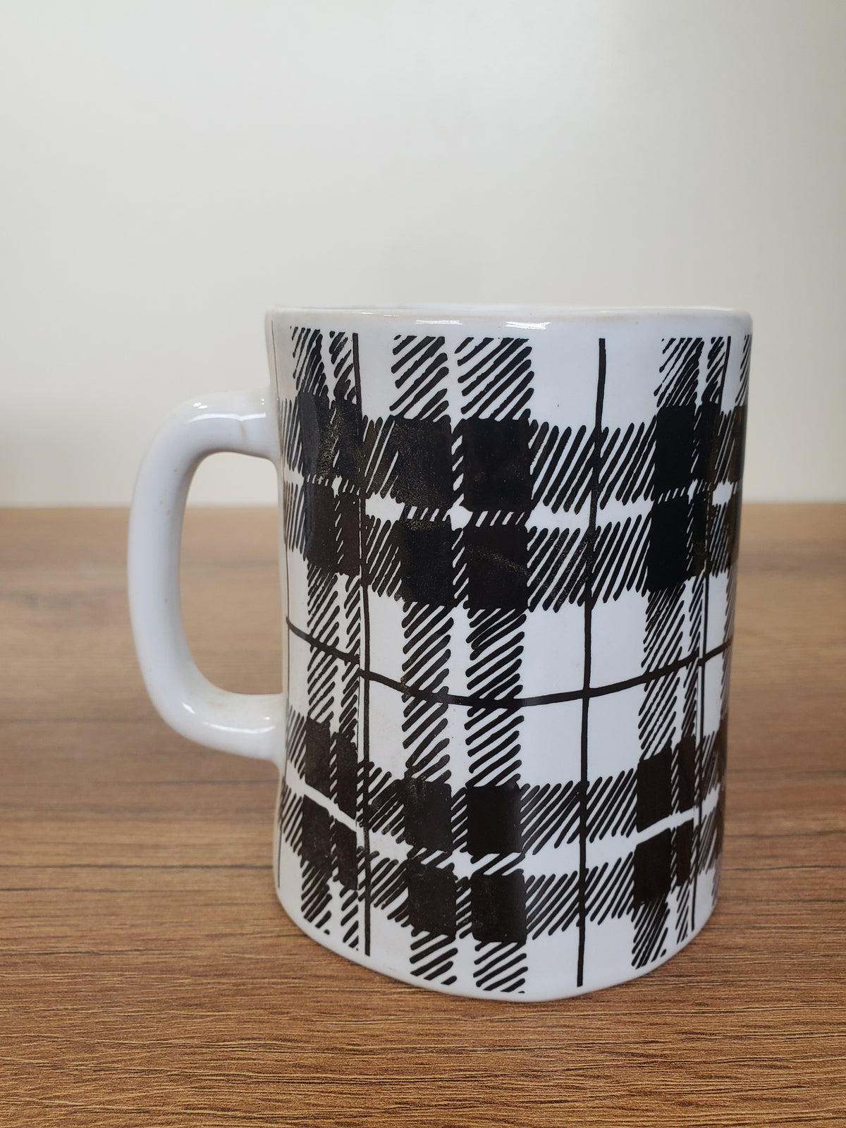 Coffee Mug White with Black Grid Design (C546)