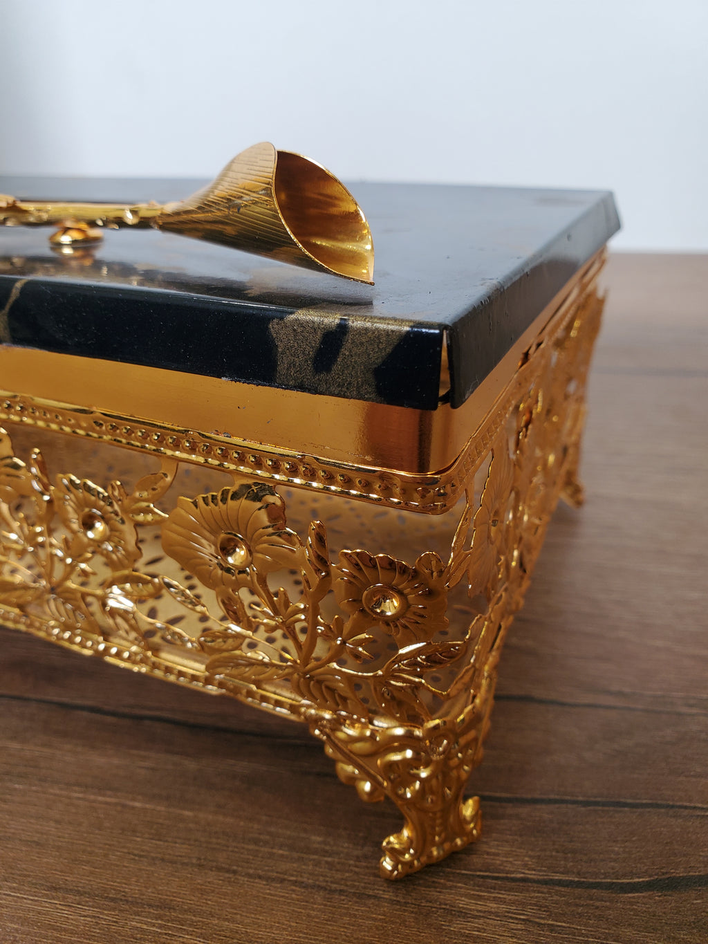 2-Piece Dustbin & Tissue Box Set Black & Gold Deer Design (4-7)