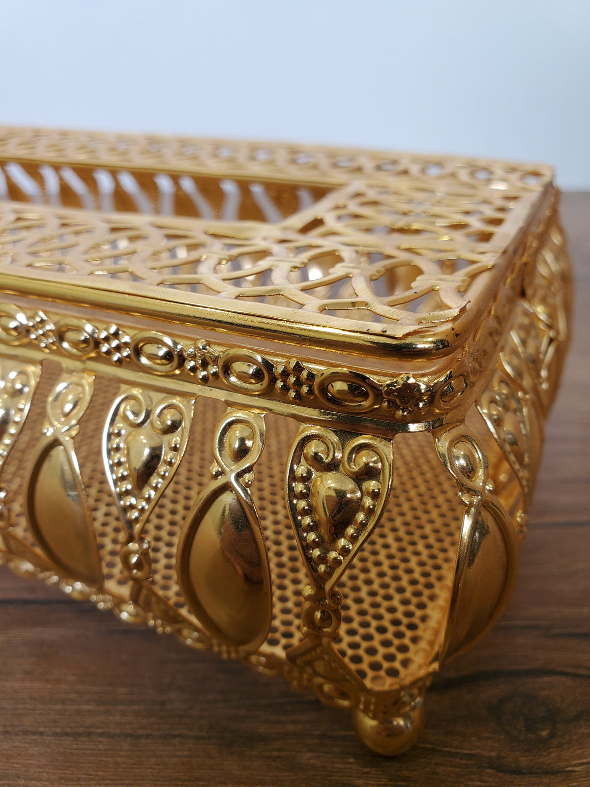 2 Piece Decorative Metal Dustbin & Tissue Box Gold Hammered Design (4-5)